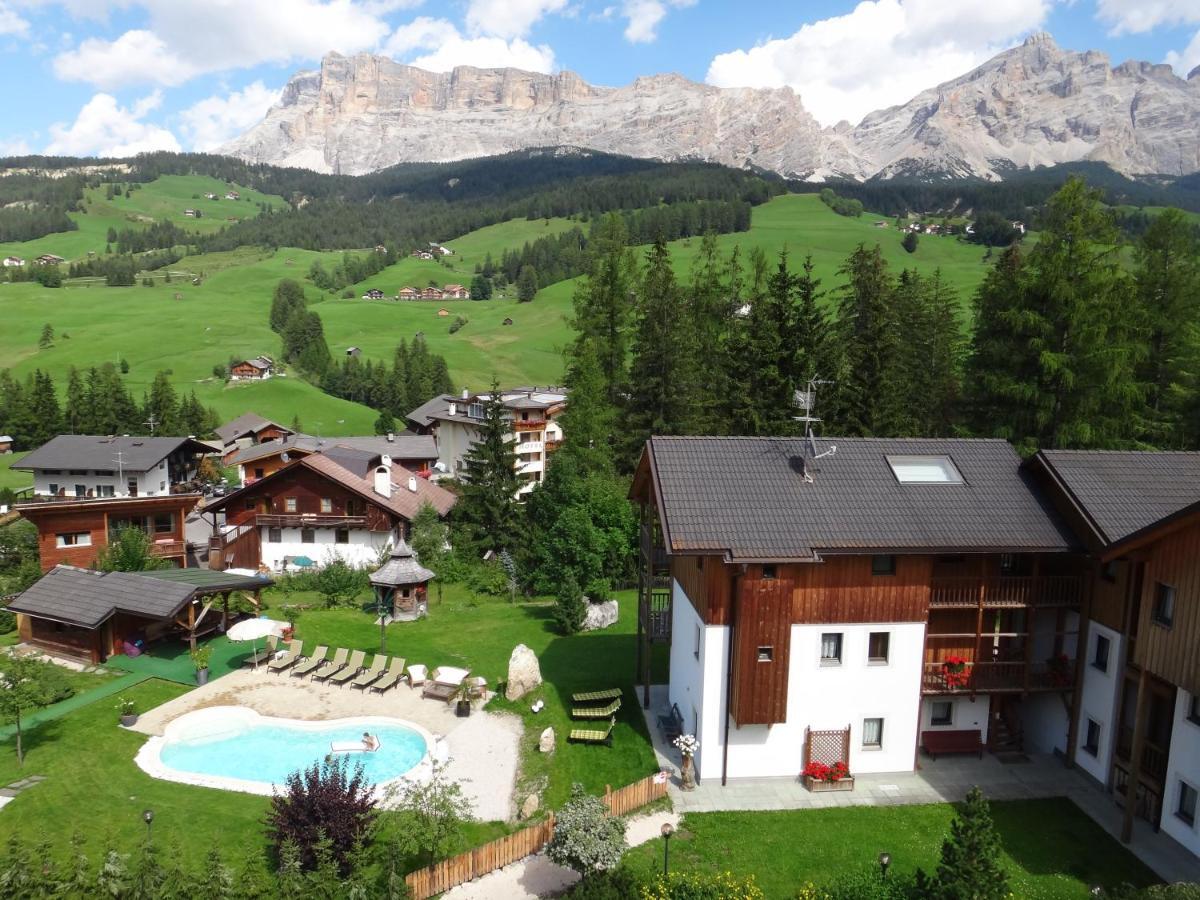 La Bercia Alpine Lodge & Spa La Villa  Kamer foto